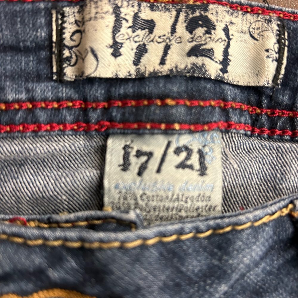 Jeans 17/21 jeans for women.Medium-stretch jeans-nice detail-straight legs-cute😁